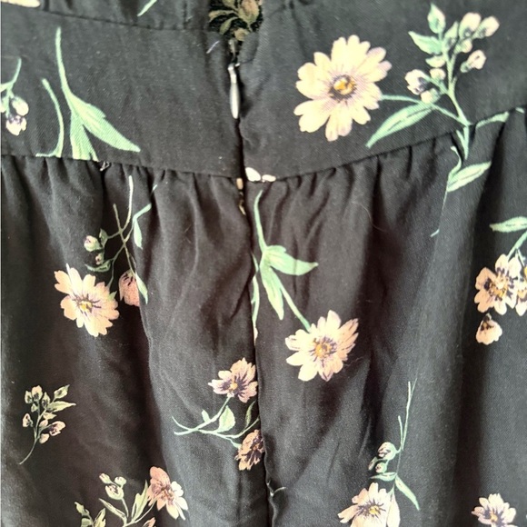 Active USA Floral Dress in Dark Green and White - Picture 7 of 8